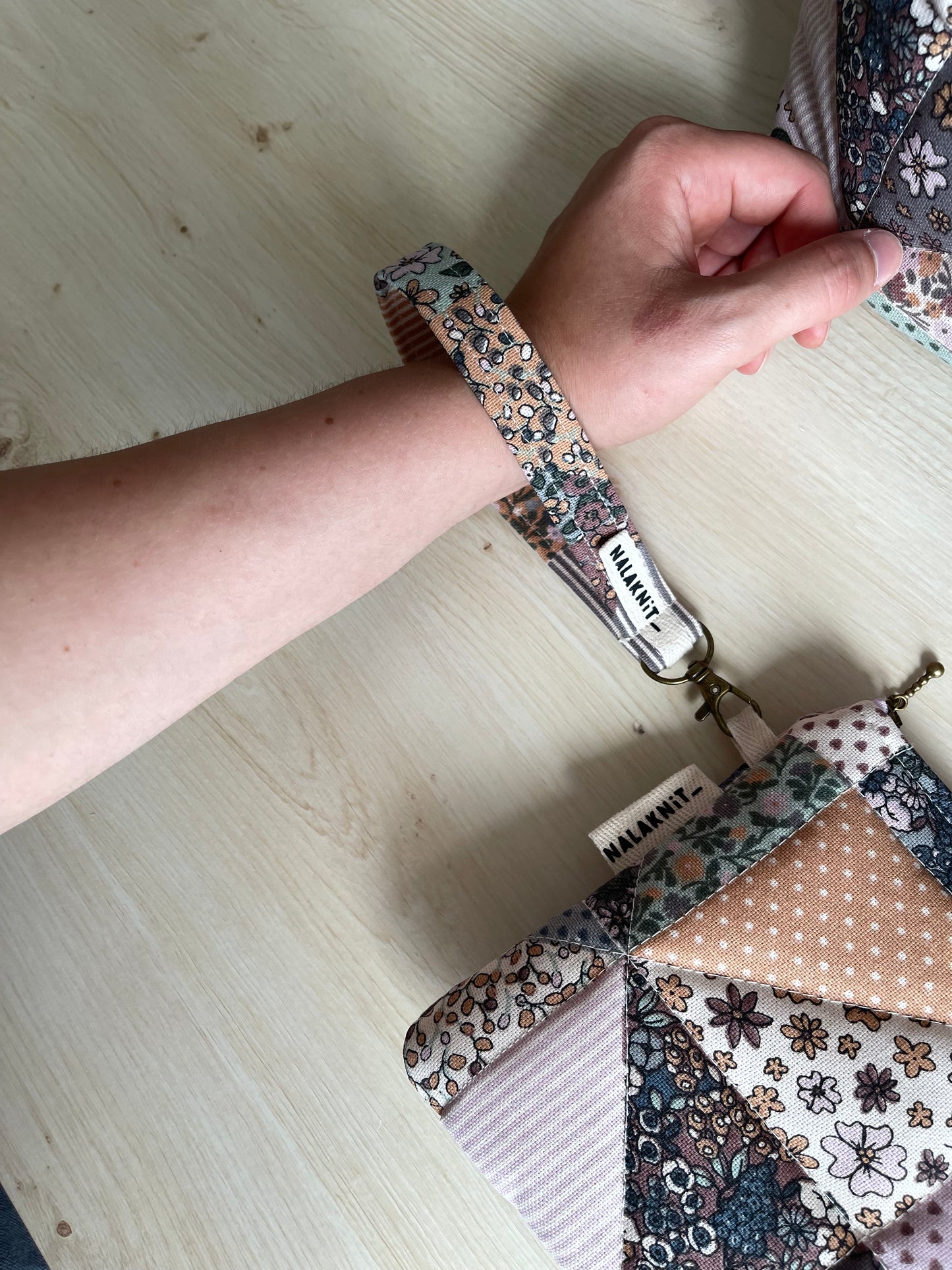 FLORAL CRUSH | PROJEKTTASCHEN