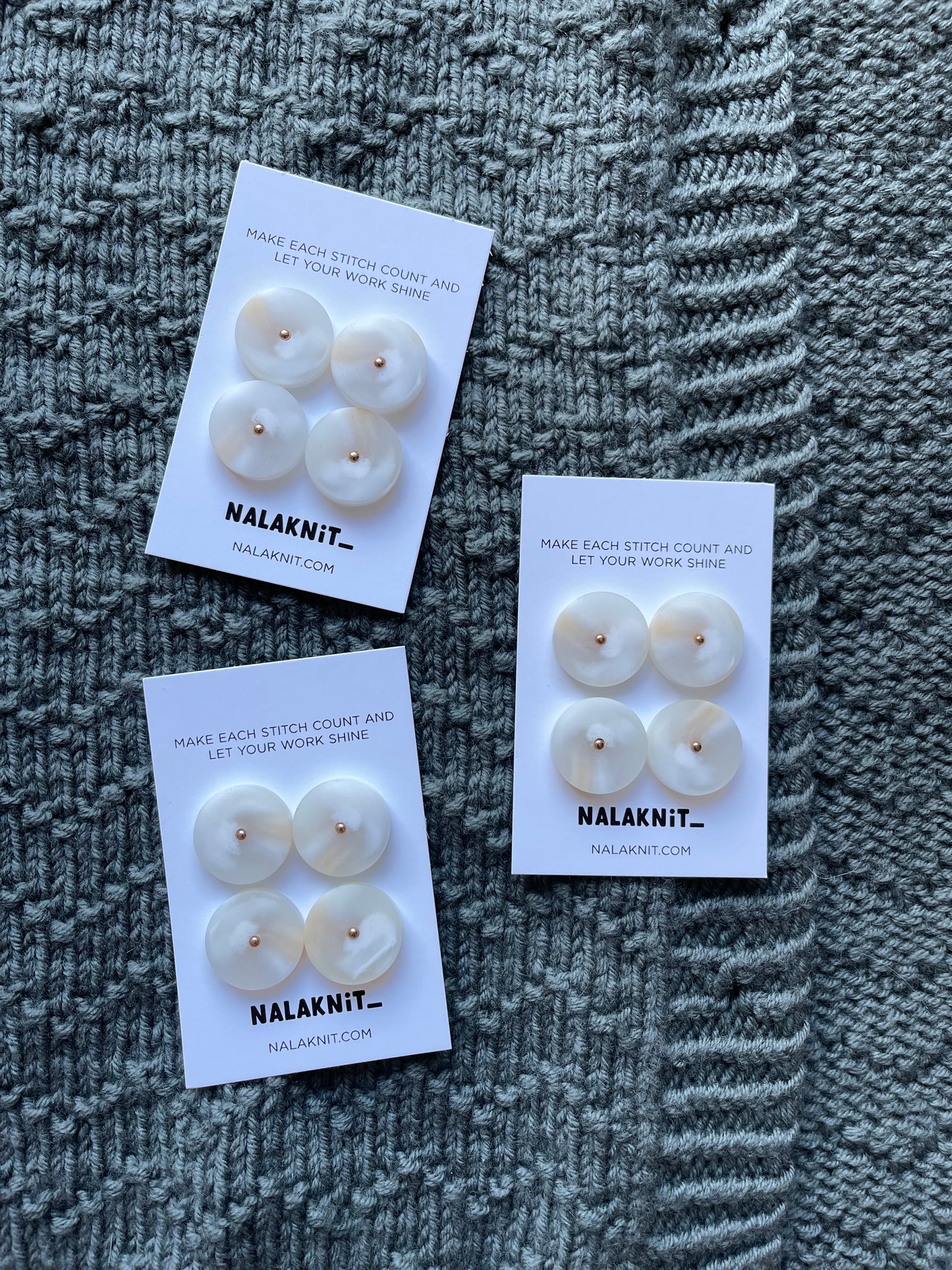 BUTTON SET WITH GOLDEN DETAILS