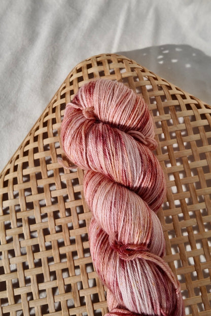 SOCKE DANCING LEAFES