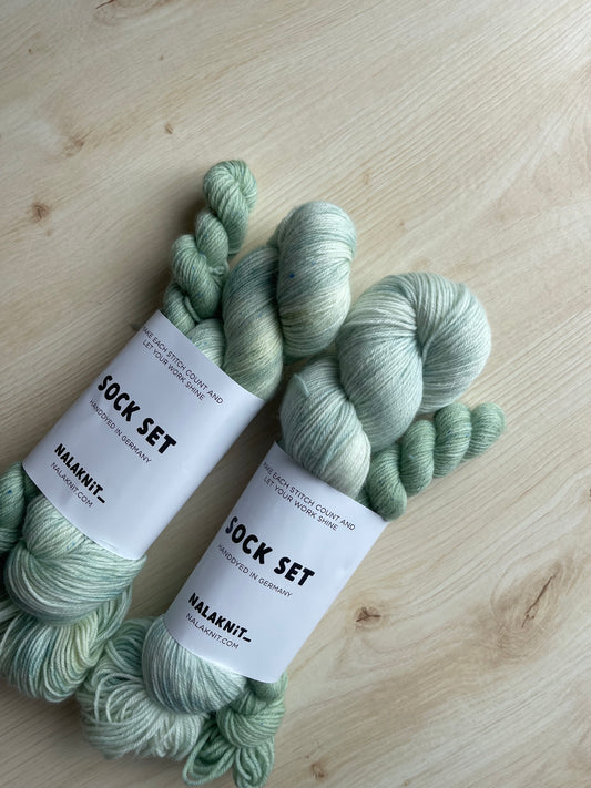 FROSTED LEAFES | SOCK SET