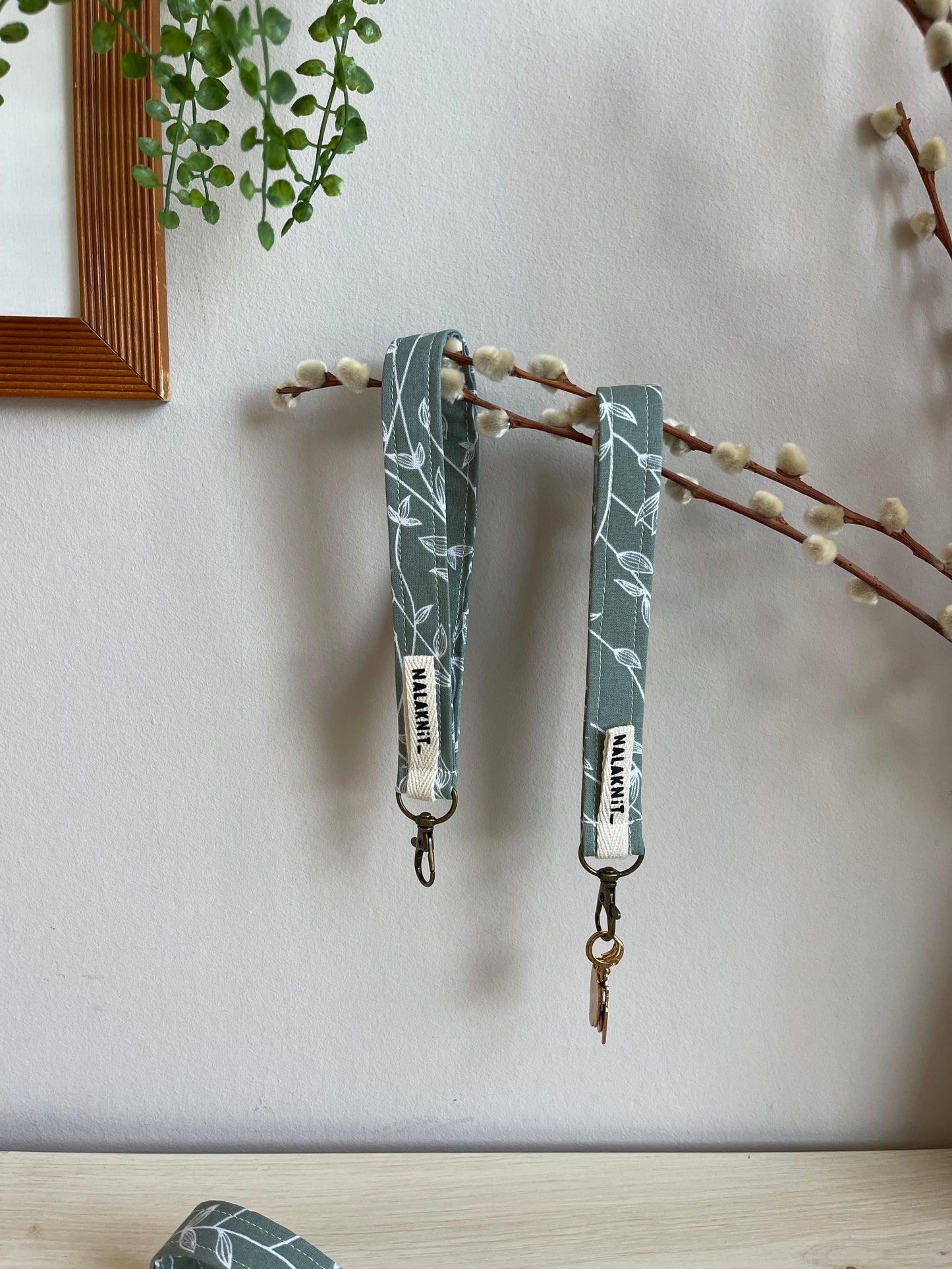 PLANTFUL MOMENTS | EASY LOOP