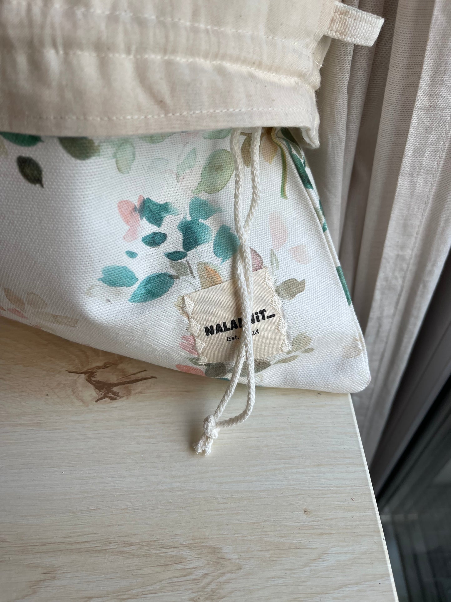Frosted Leafes drawstring bag