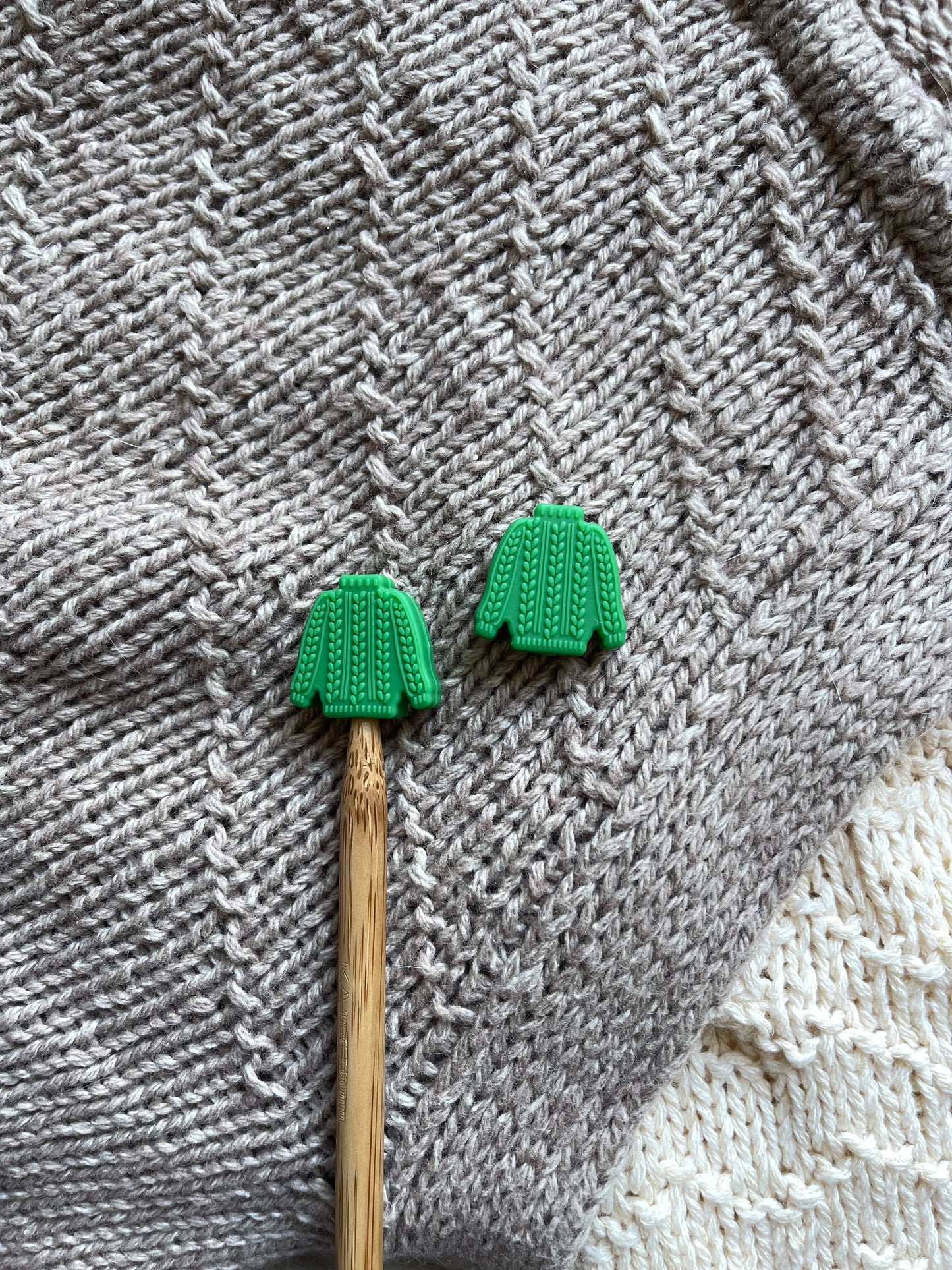 NEEDLE STOPPER SWEATER