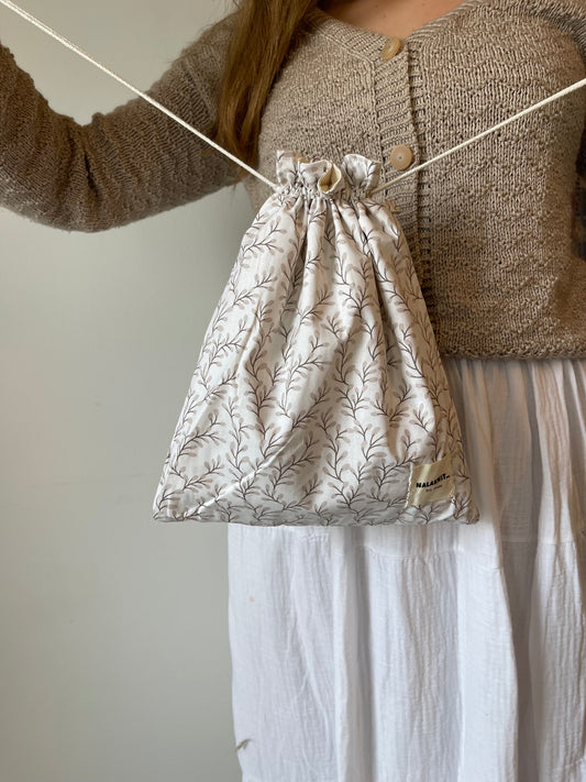 Cashmere Sweater Zugbandbeutel