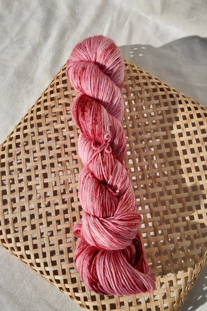 SOCKE SOFT PETALS