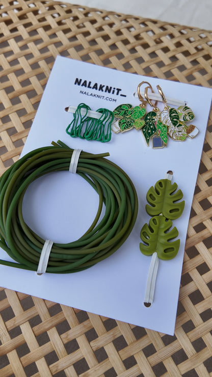 SET PLANTFUL MOMENTS