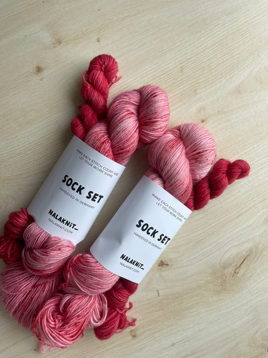 SOFT PETALS | SOCK SET